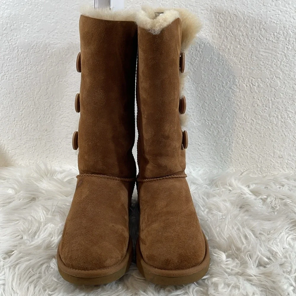 UGG Australia F27015G Bailey Button Triplet Fold Over Chestnut Boots Size 7 - Picture 2 of 16